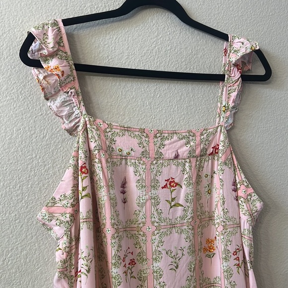 Pink floral drop waist dress with flutter sleeves and pockets. Size 1X EUC - Picture 3 of 9